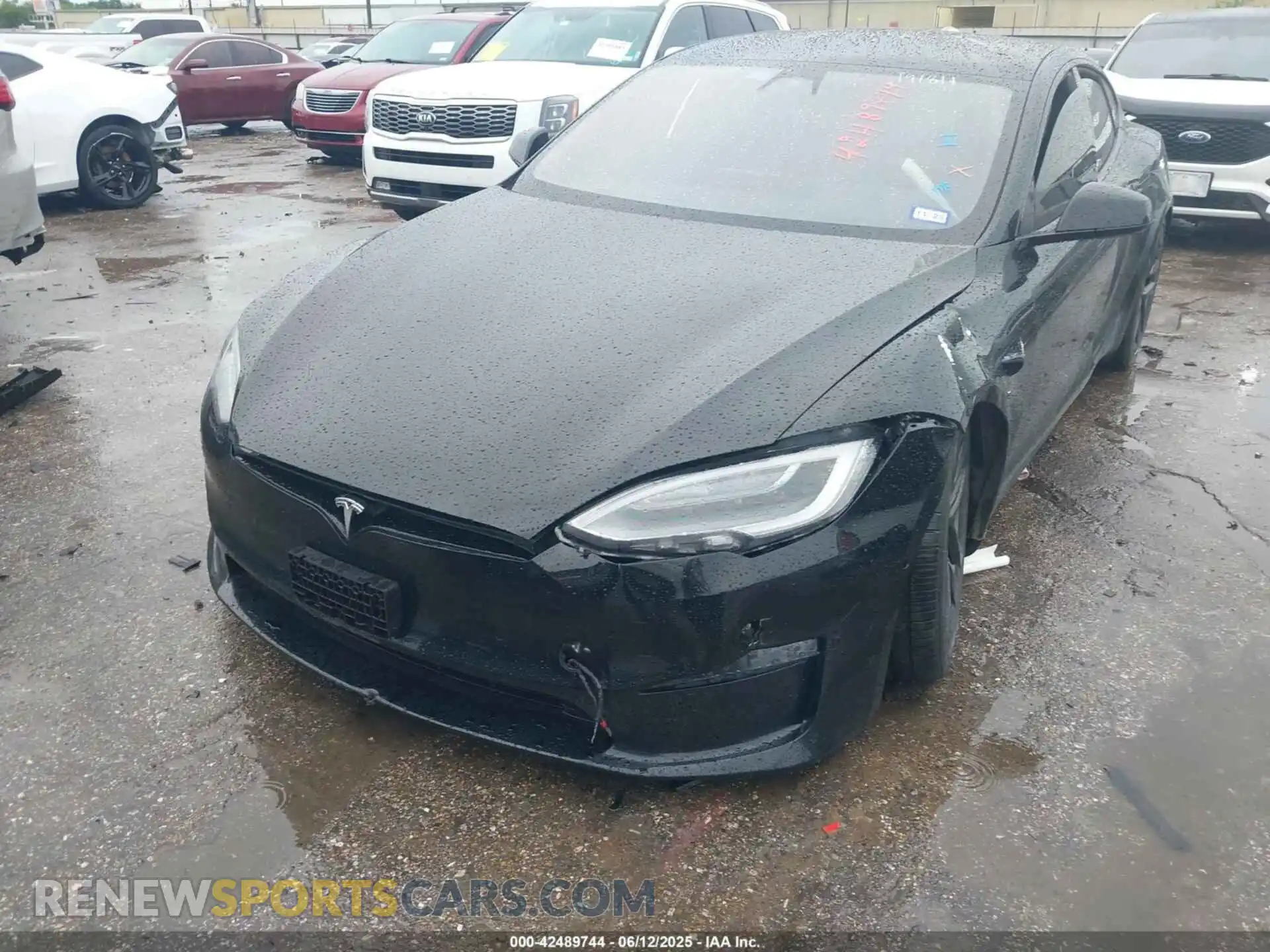 2 Photograph of a damaged car 5YJSA1E66MF437324 TESLA MODEL S 2021