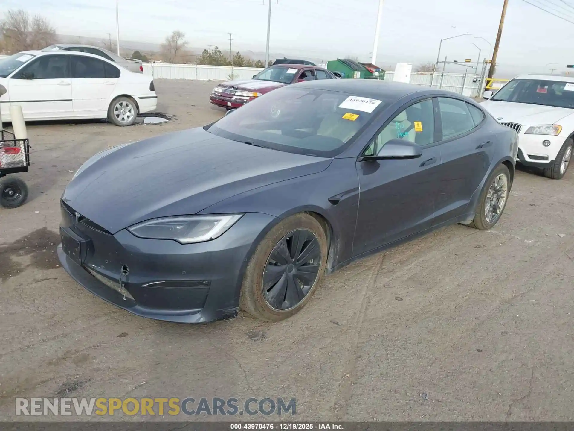 2 Photograph of a damaged car 5YJSA1E50NF492960 TESLA MODEL S 2022