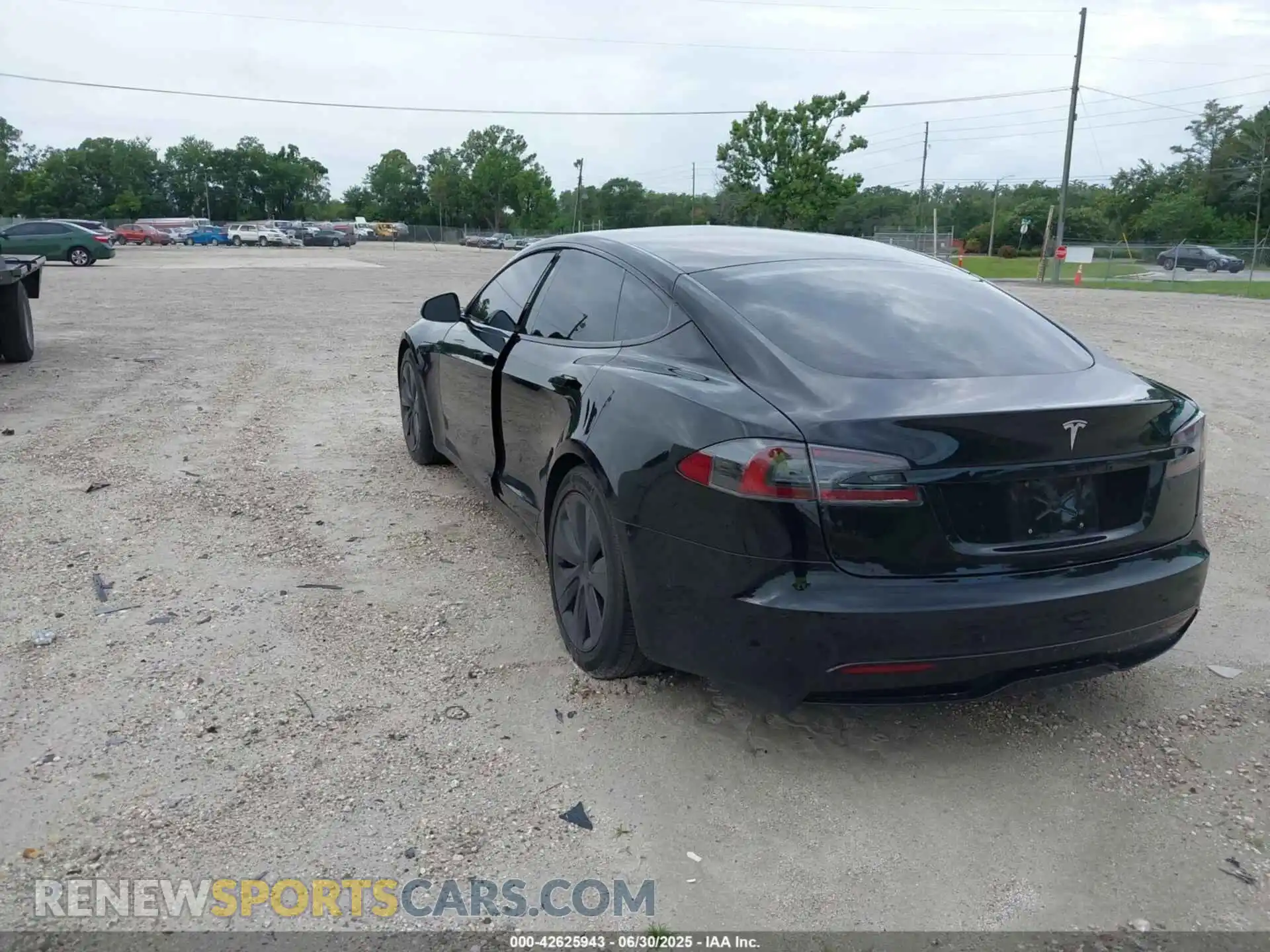 3 Photograph of a damaged car 5YJSA1E51NF472152 TESLA MODEL S 2022