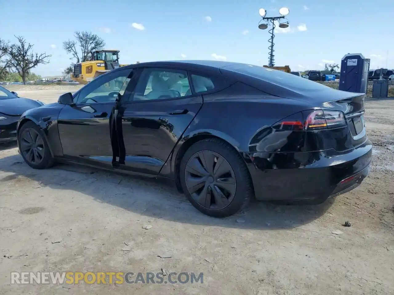 2 Photograph of a damaged car 5YJSA1E51NF487329 TESLA MODEL S 2022