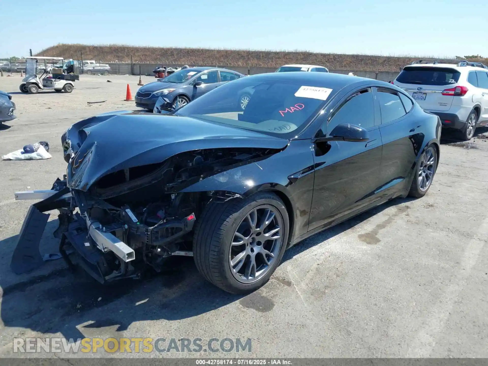 2 Photograph of a damaged car 5YJSA1E52NF458650 TESLA MODEL S 2022