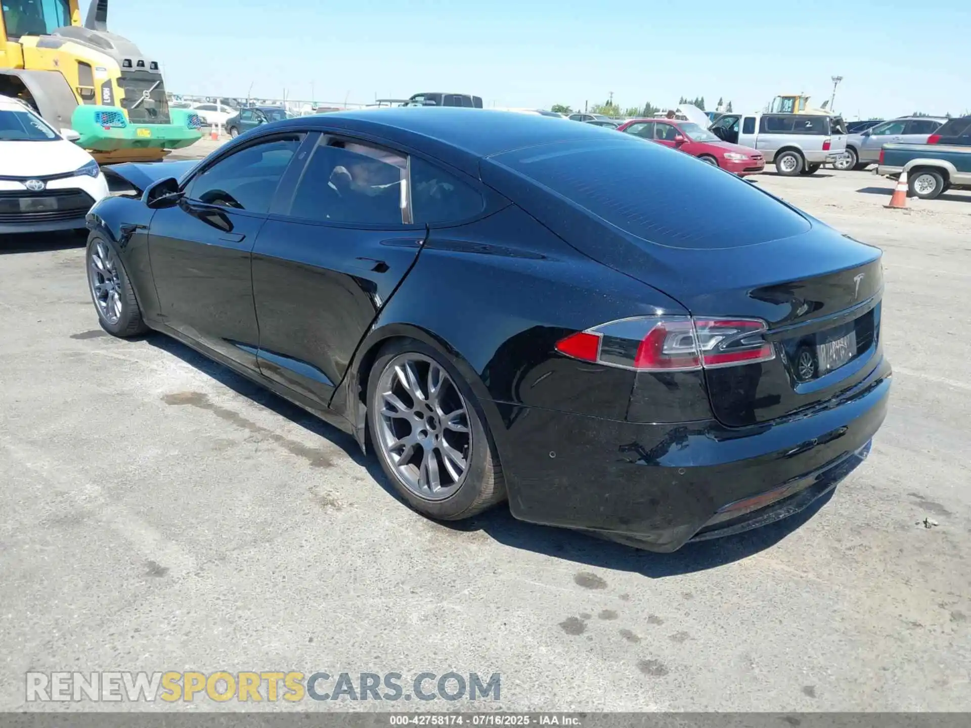 3 Photograph of a damaged car 5YJSA1E52NF458650 TESLA MODEL S 2022