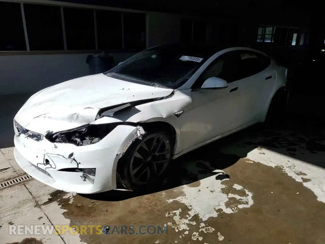1 Фотография поврежденного автомобиля 5YJSA1E52NF476436 TESLA MODEL S 2022