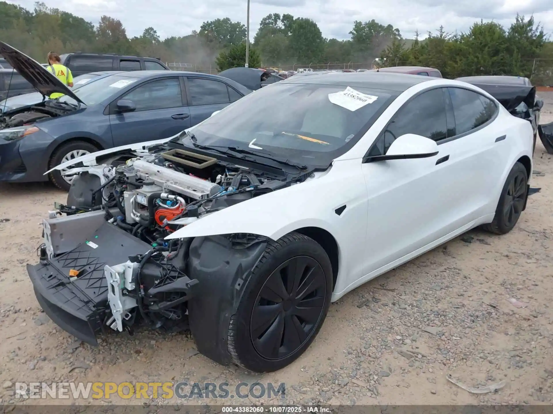 2 Photograph of a damaged car 5YJSA1E52NF478638 TESLA MODEL S 2022