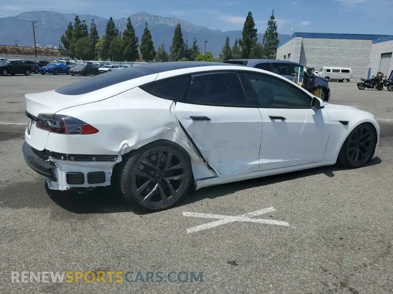 3 Photograph of a damaged car 5YJSA1E53NF463307 TESLA MODEL S 2022