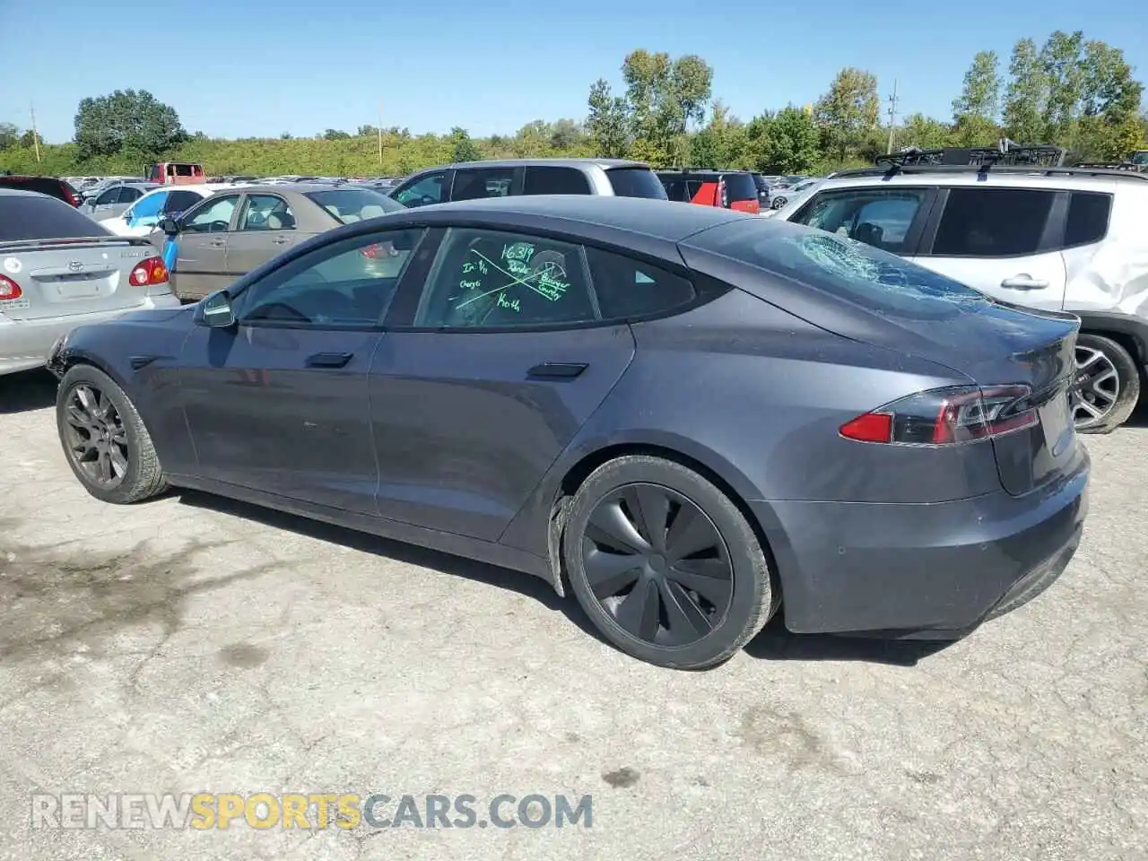2 Photograph of a damaged car 5YJSA1E53NF471133 TESLA MODEL S 2022