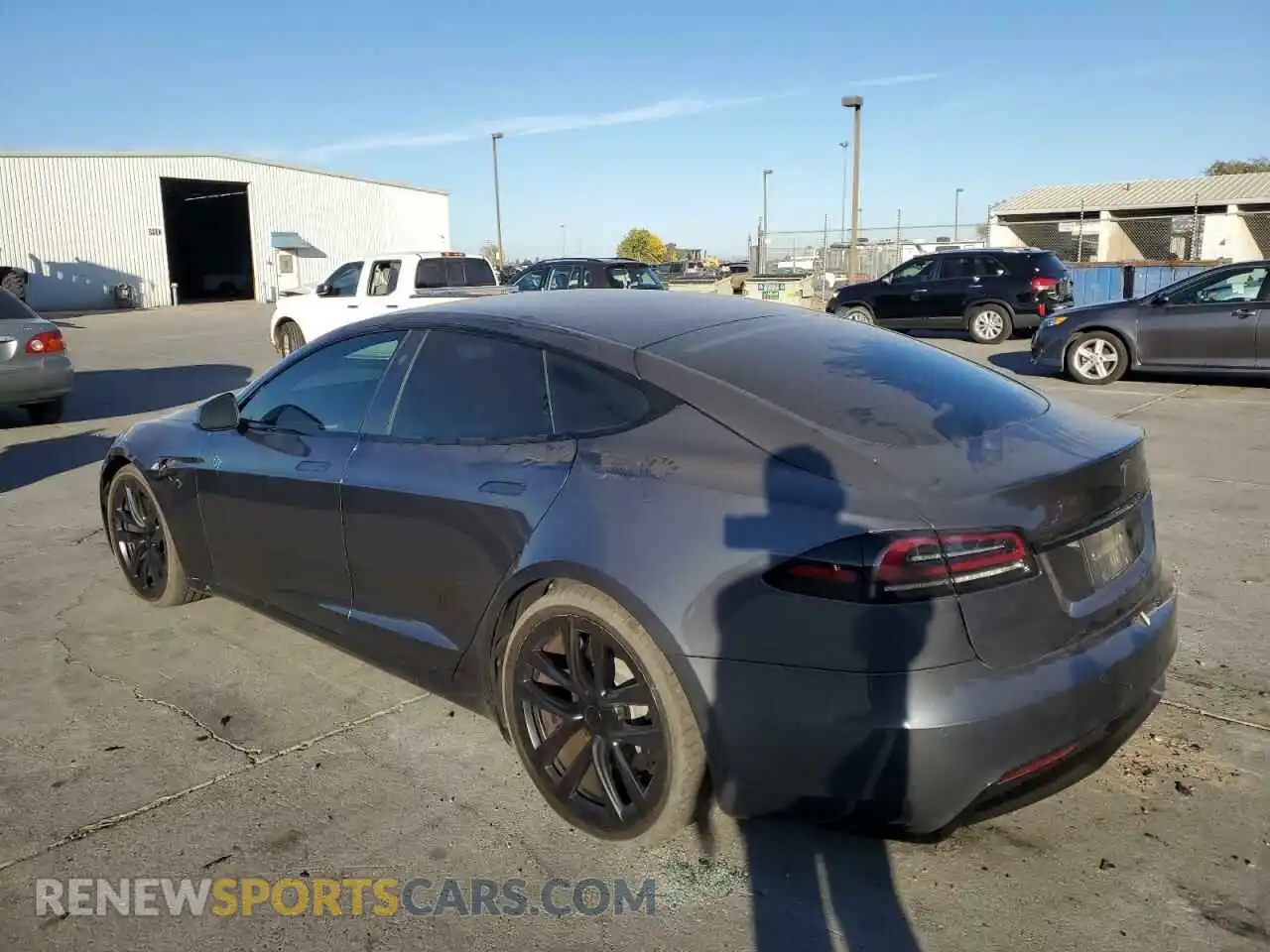 2 Photograph of a damaged car 5YJSA1E53NF483508 TESLA MODEL S 2022