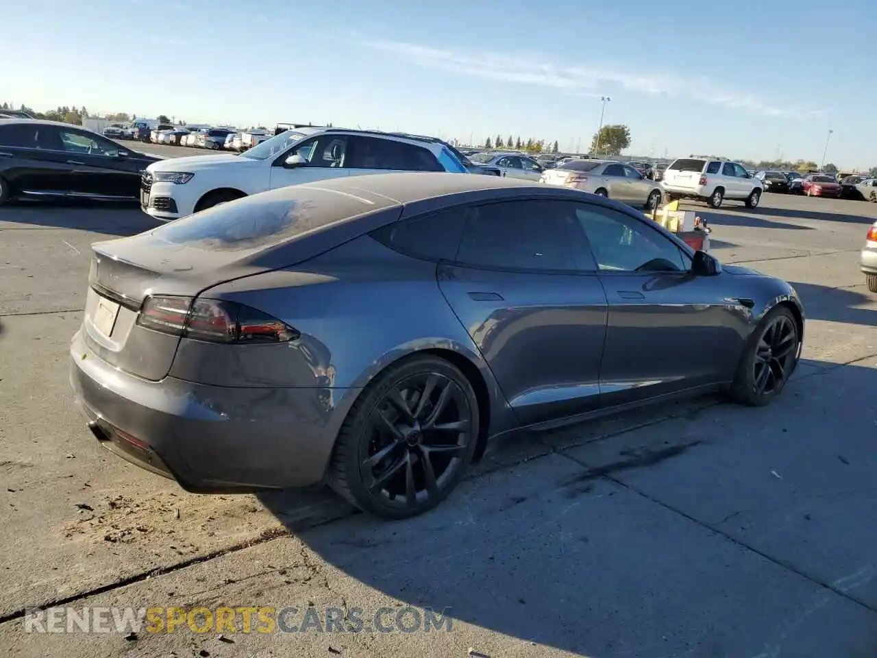 3 Photograph of a damaged car 5YJSA1E53NF483508 TESLA MODEL S 2022