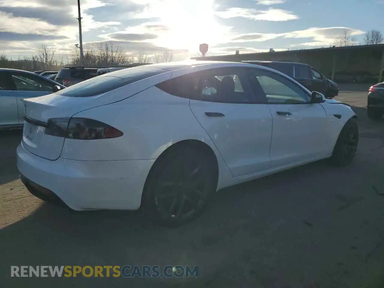 3 Photograph of a damaged car 5YJSA1E54NF461162 TESLA MODEL S 2022