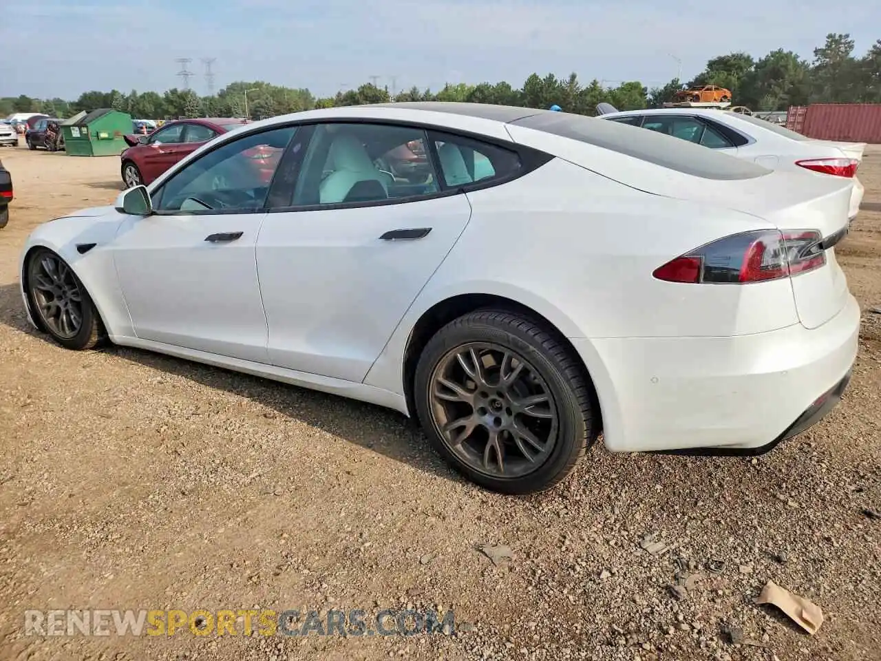 2 fotografías del automóvil dañado 5YJSA1E55NF468766 TESLA MODEL S 2022