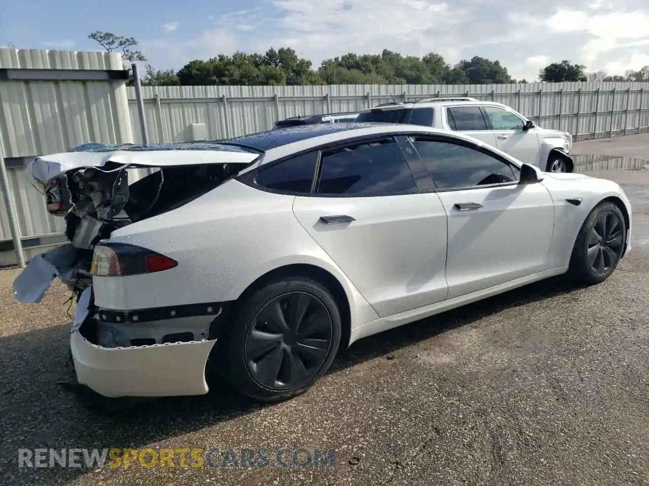 3 Photograph of a damaged car 5YJSA1E56NF471949 TESLA MODEL S 2022