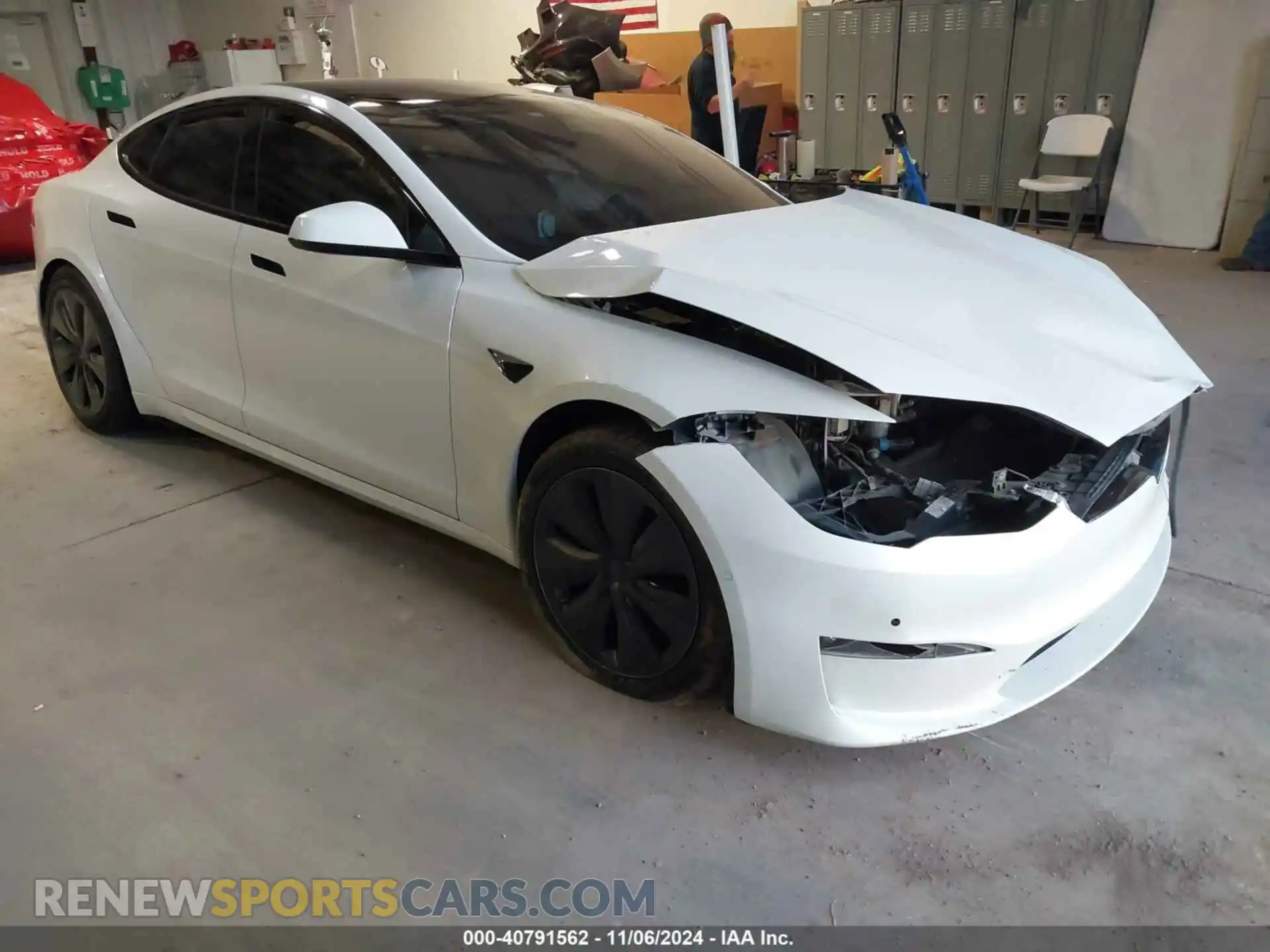 1 Photograph of a damaged car 5YJSA1E56NF476424 TESLA MODEL S 2022