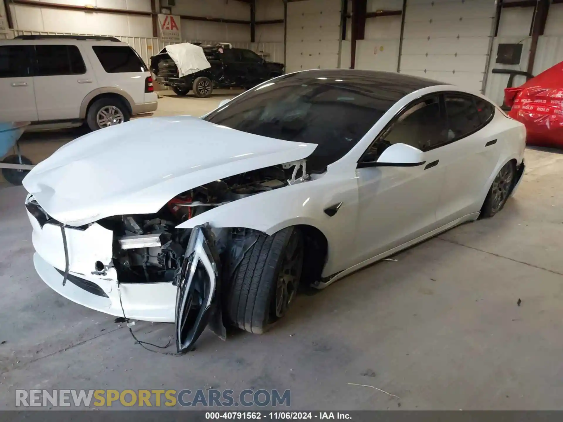 2 Photograph of a damaged car 5YJSA1E56NF476424 TESLA MODEL S 2022