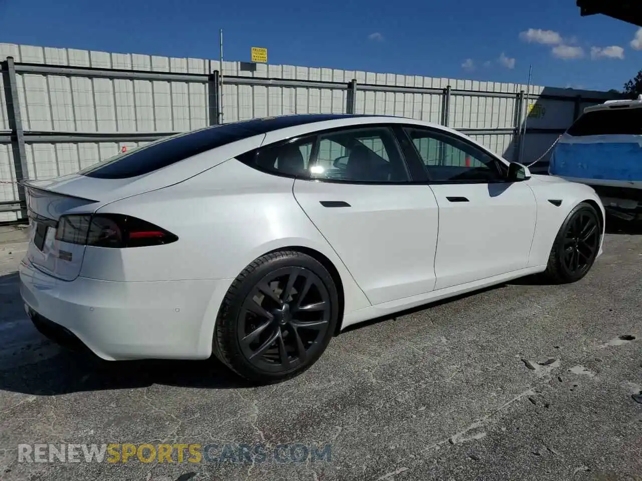 3 Photograph of a damaged car 5YJSA1E56NF493515 TESLA MODEL S 2022