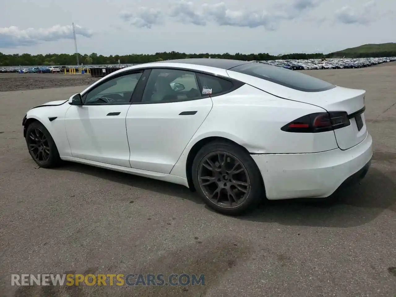 2 Photograph of a damaged car 5YJSA1E57NF487187 TESLA MODEL S 2022