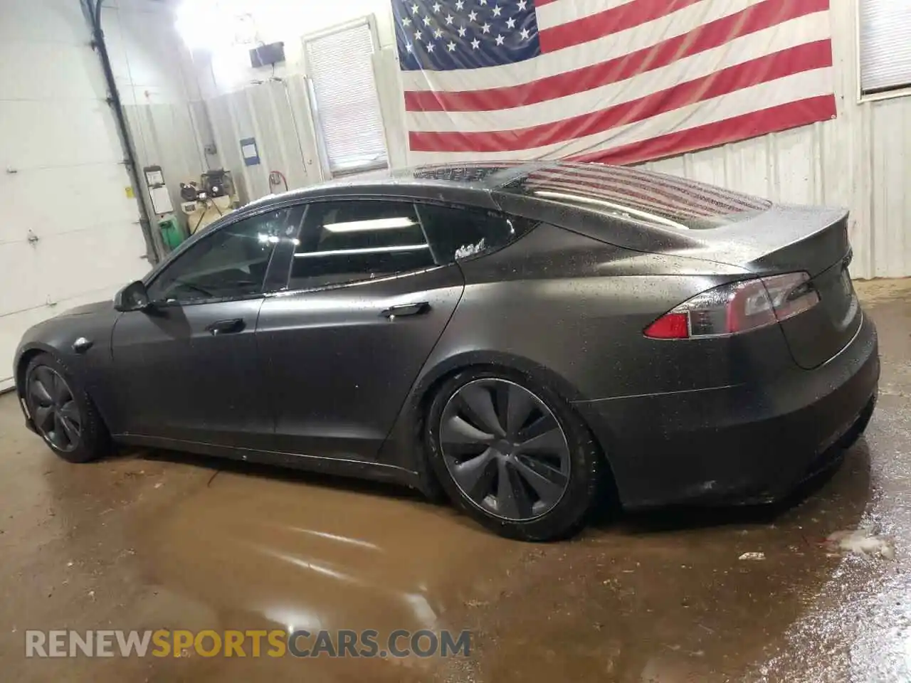 2 Photograph of a damaged car 5YJSA1E58NF468129 TESLA MODEL S 2022