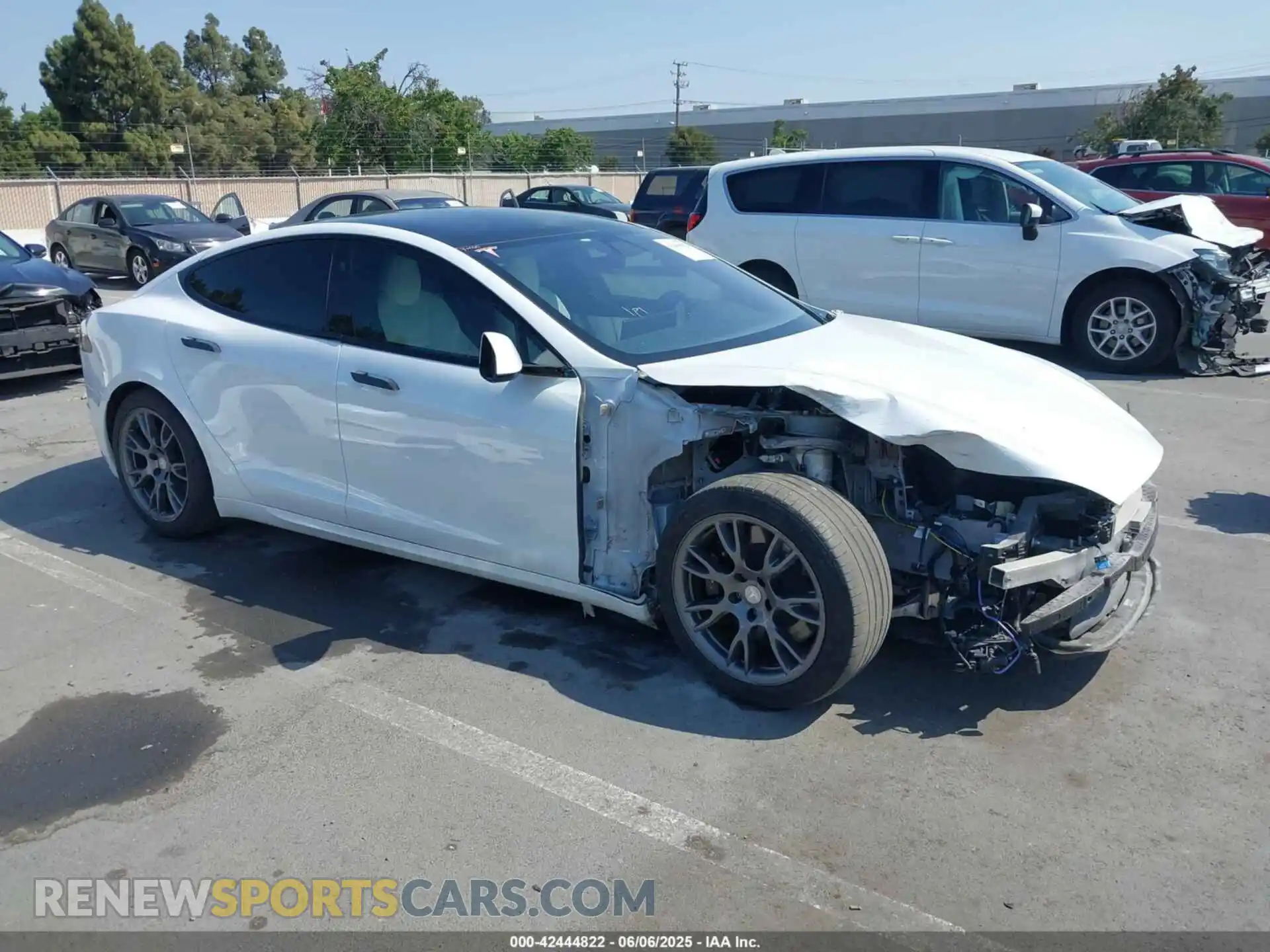 1 Photograph of a damaged car 5YJSA1E59NF463098 TESLA MODEL S 2022