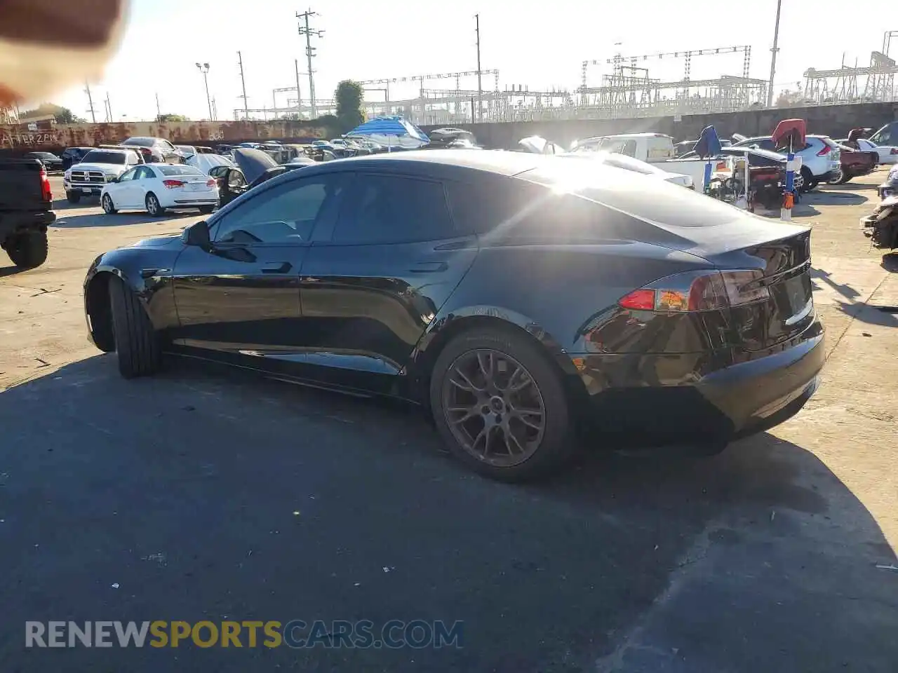 2 Photograph of a damaged car 5YJSA1E59NF464302 TESLA MODEL S 2022