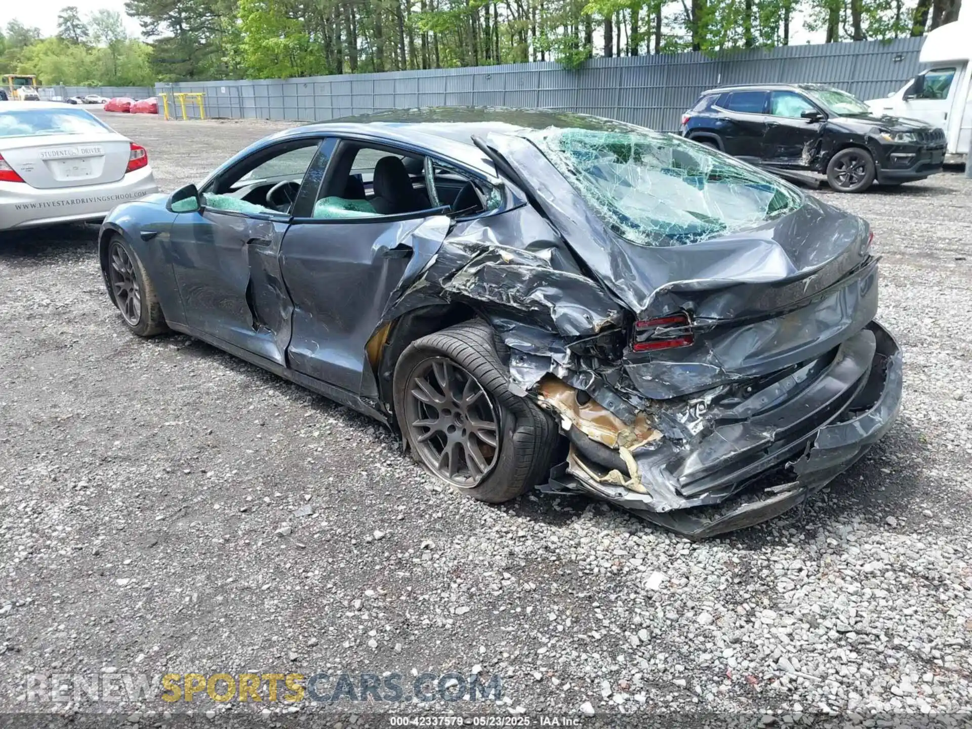 3 Фотография поврежденного автомобиля 5YJSA1E59NF469015 TESLA MODEL S 2022