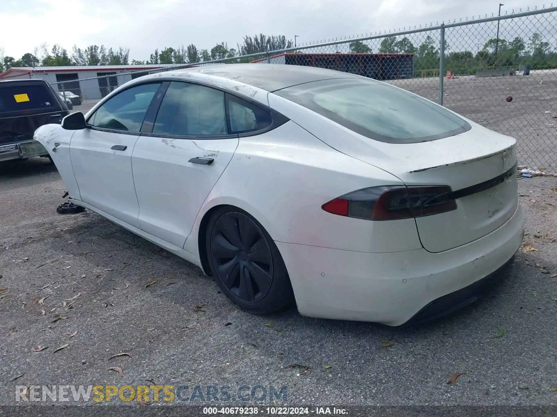 3 Photograph of a damaged car 5YJSA1E60NF459725 TESLA MODEL S 2022