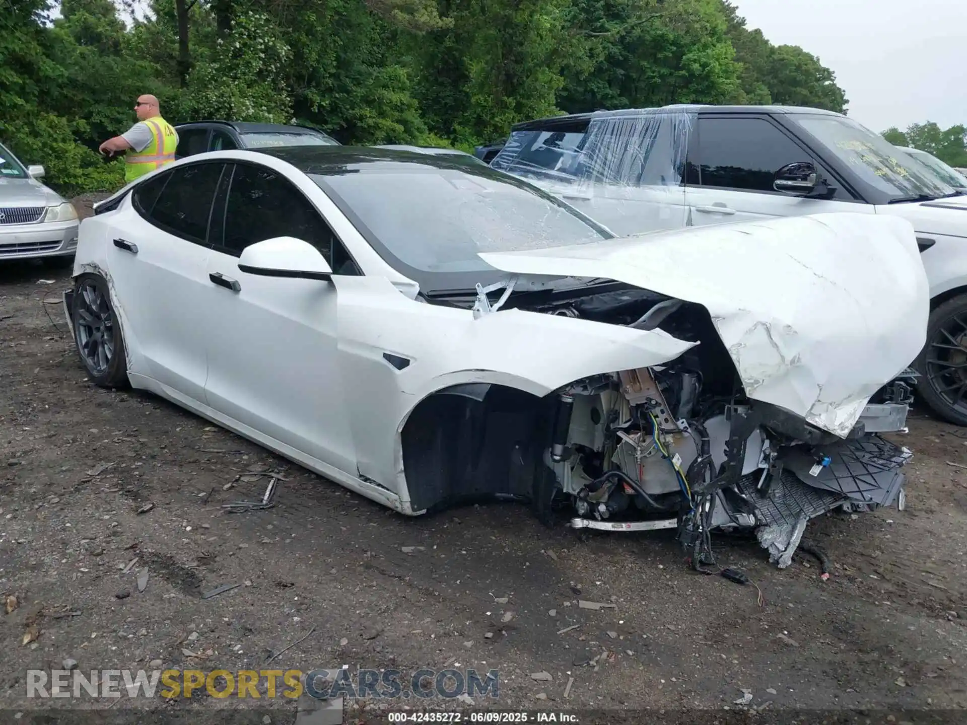 1 Photograph of a damaged car 5YJSA1E62NF487719 TESLA MODEL S 2022