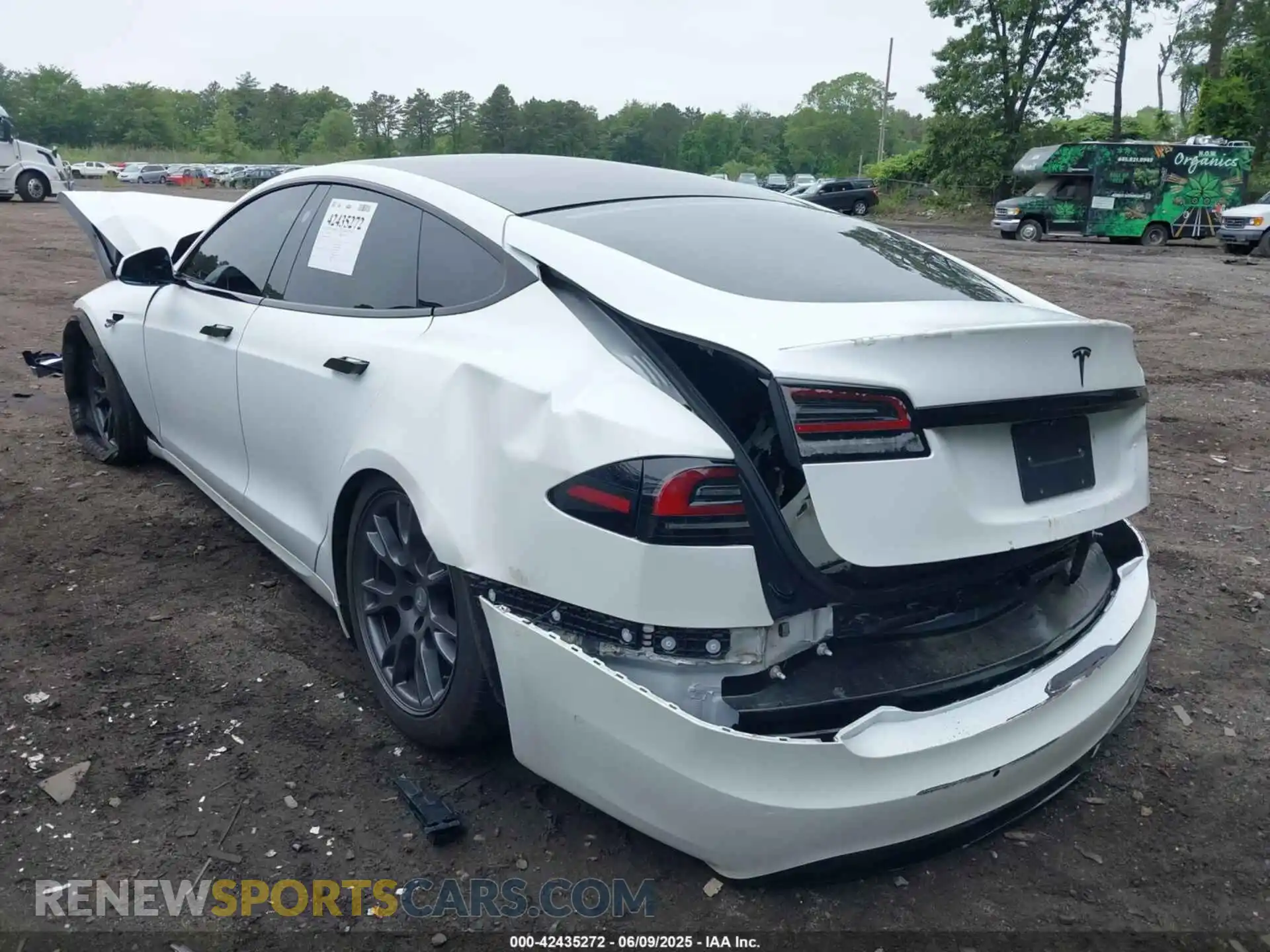3 Photograph of a damaged car 5YJSA1E62NF487719 TESLA MODEL S 2022