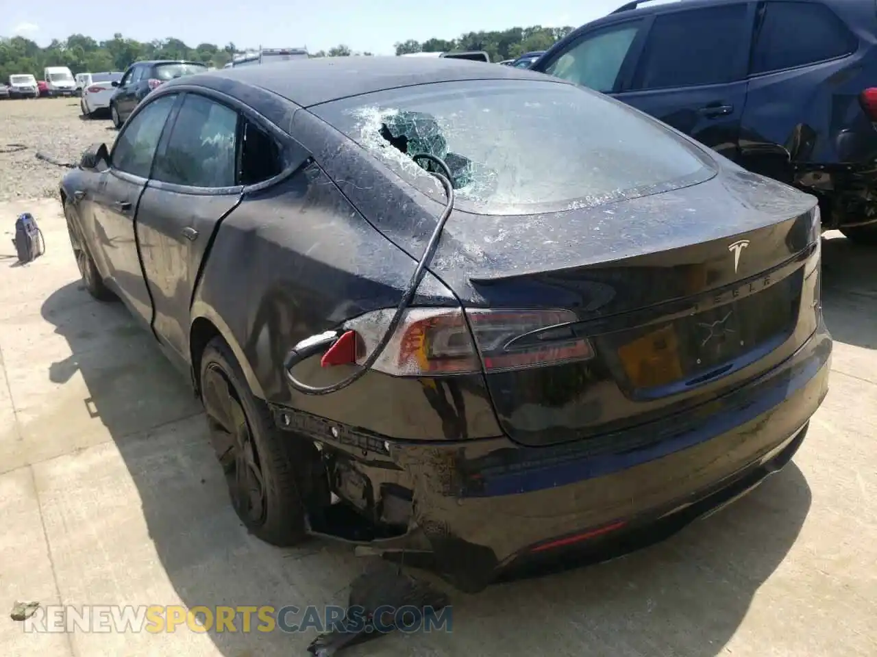 3 Photograph of a damaged car 5YJSA1E65NF459140 TESLA MODEL S 2022