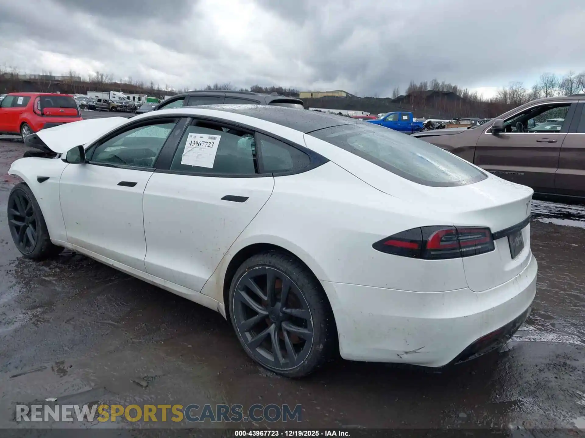 3 Photograph of a damaged car 5YJSA1E50PF501868 TESLA MODEL S 2023