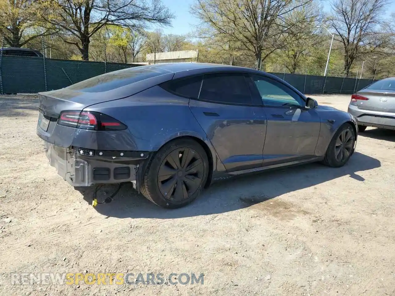 3 Photograph of a damaged car 5YJSA1E53PF516834 TESLA MODEL S 2023