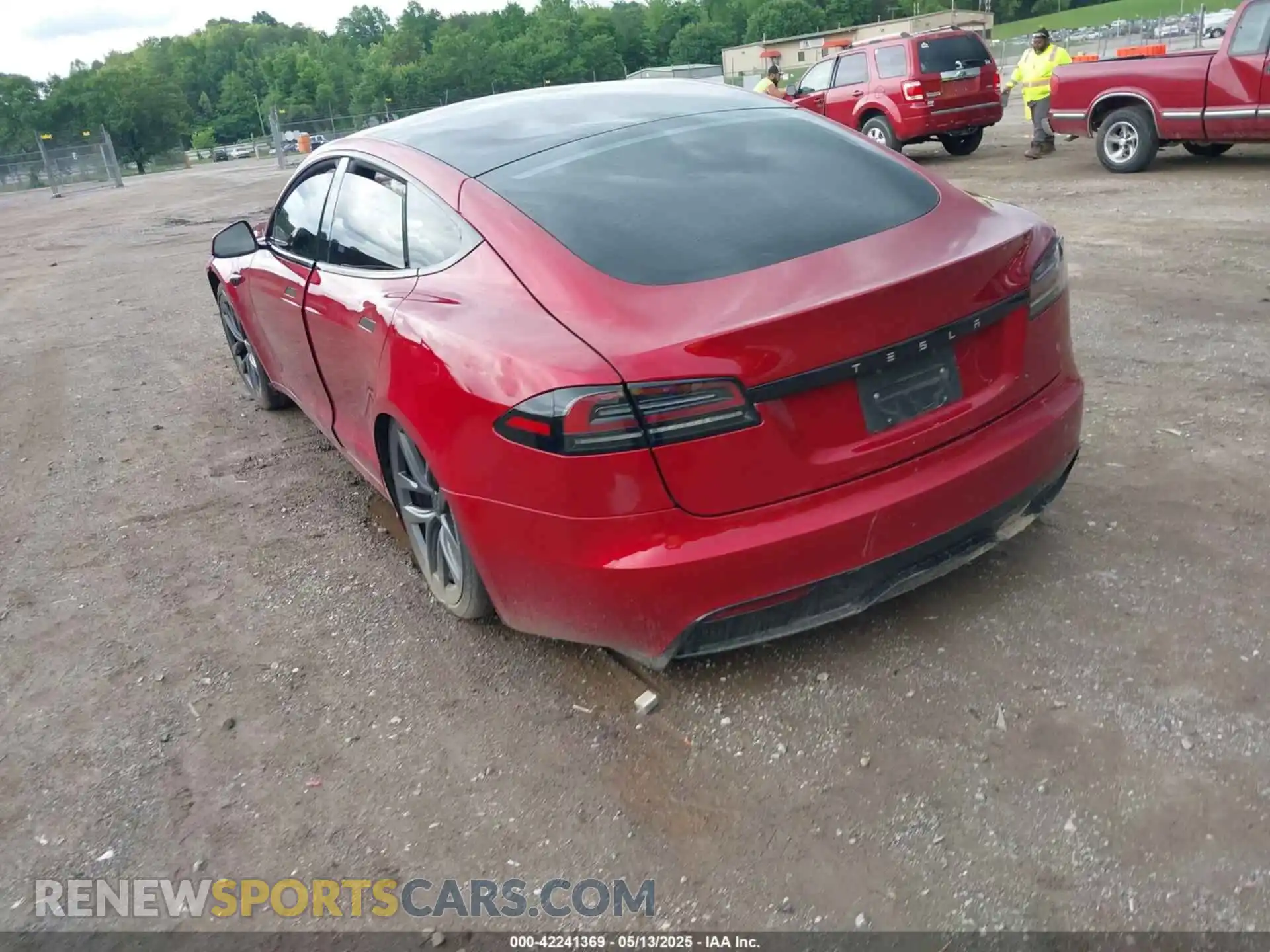 3 Photograph of a damaged car 5YJSA1E53PF516848 TESLA MODEL S 2023