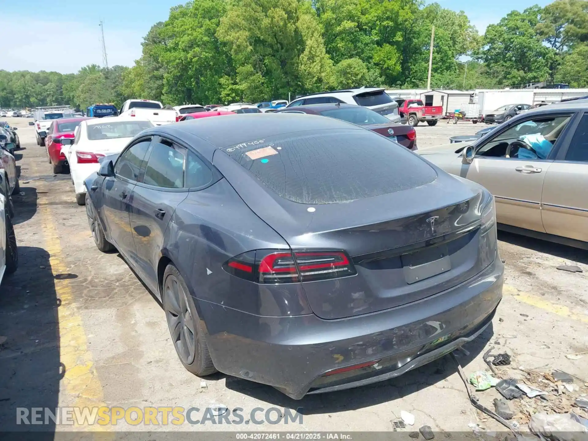 3 Photograph of a damaged car 5YJSA1E57PF499455 TESLA MODEL S 2023