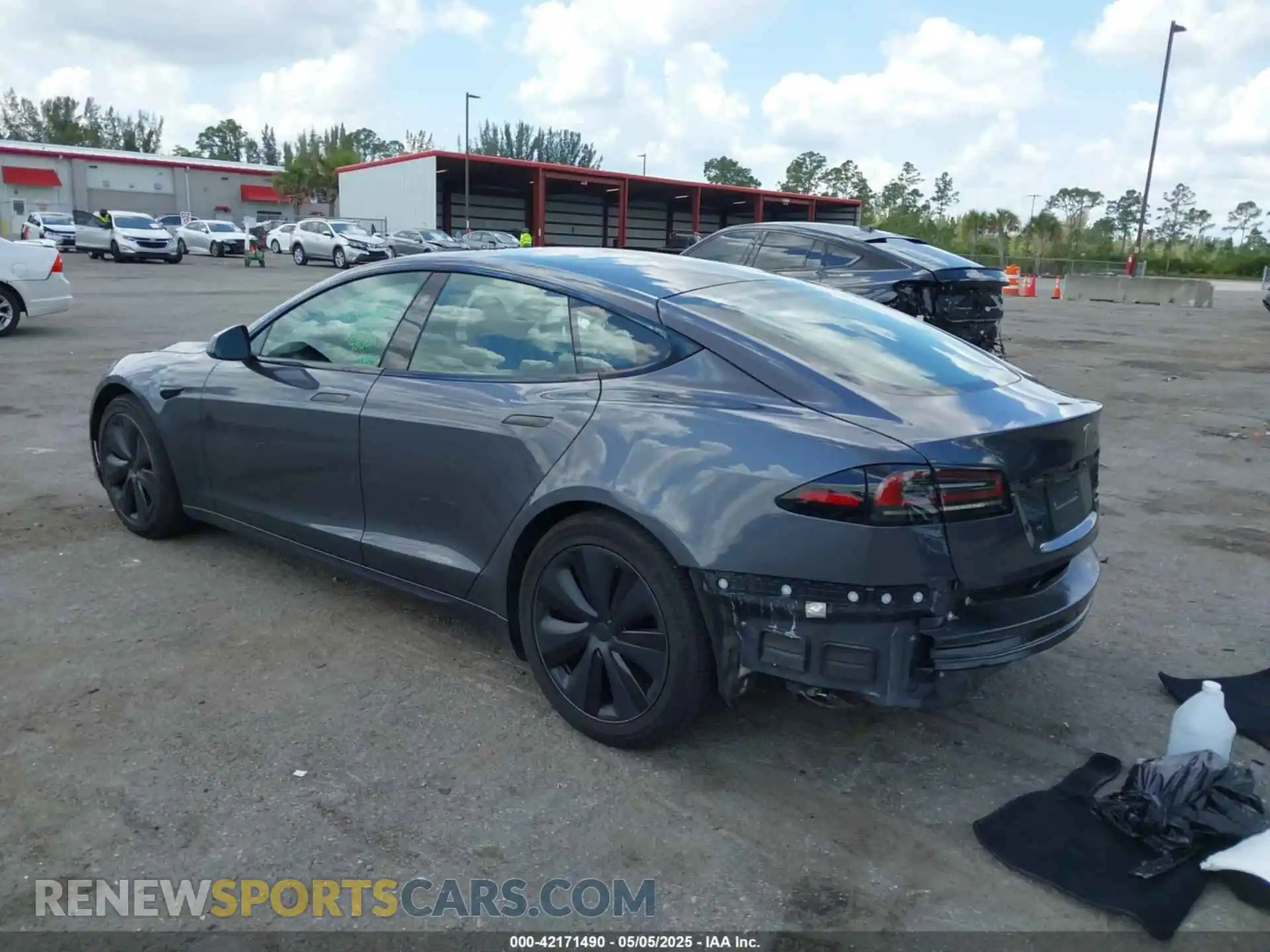 3 Photograph of a damaged car 5YJSA1E59PF502274 TESLA MODEL S 2023