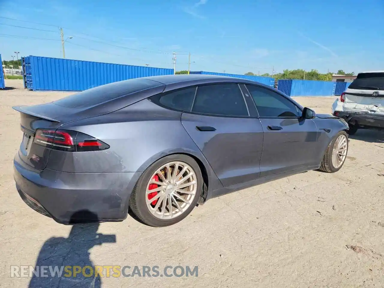 3 fotografías del automóvil dañado 5YJSA1E65PF513040 TESLA MODEL S 2023
