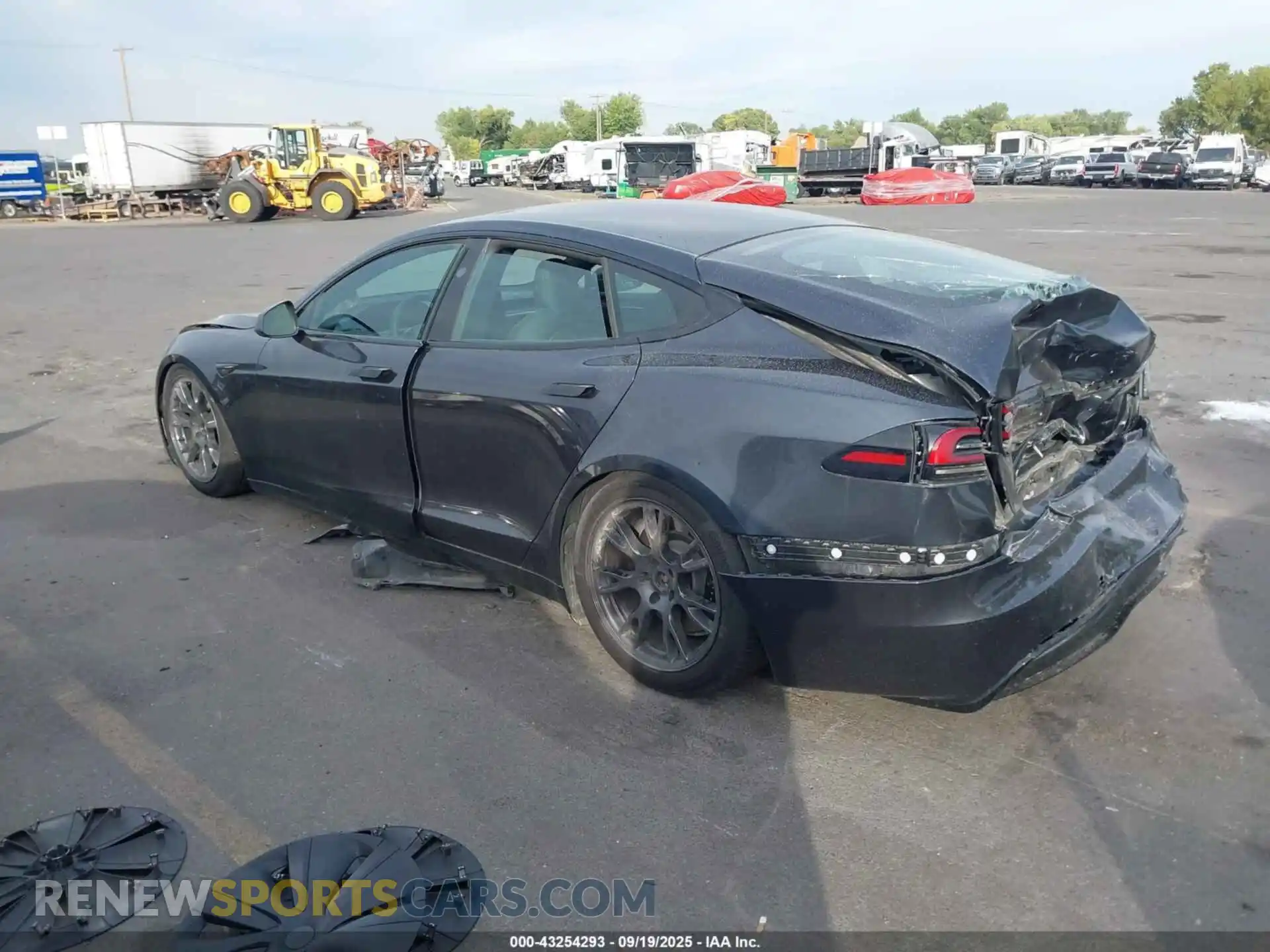 3 Photograph of a damaged car 5YJSA1E51RF546482 TESLA MODEL S 2024