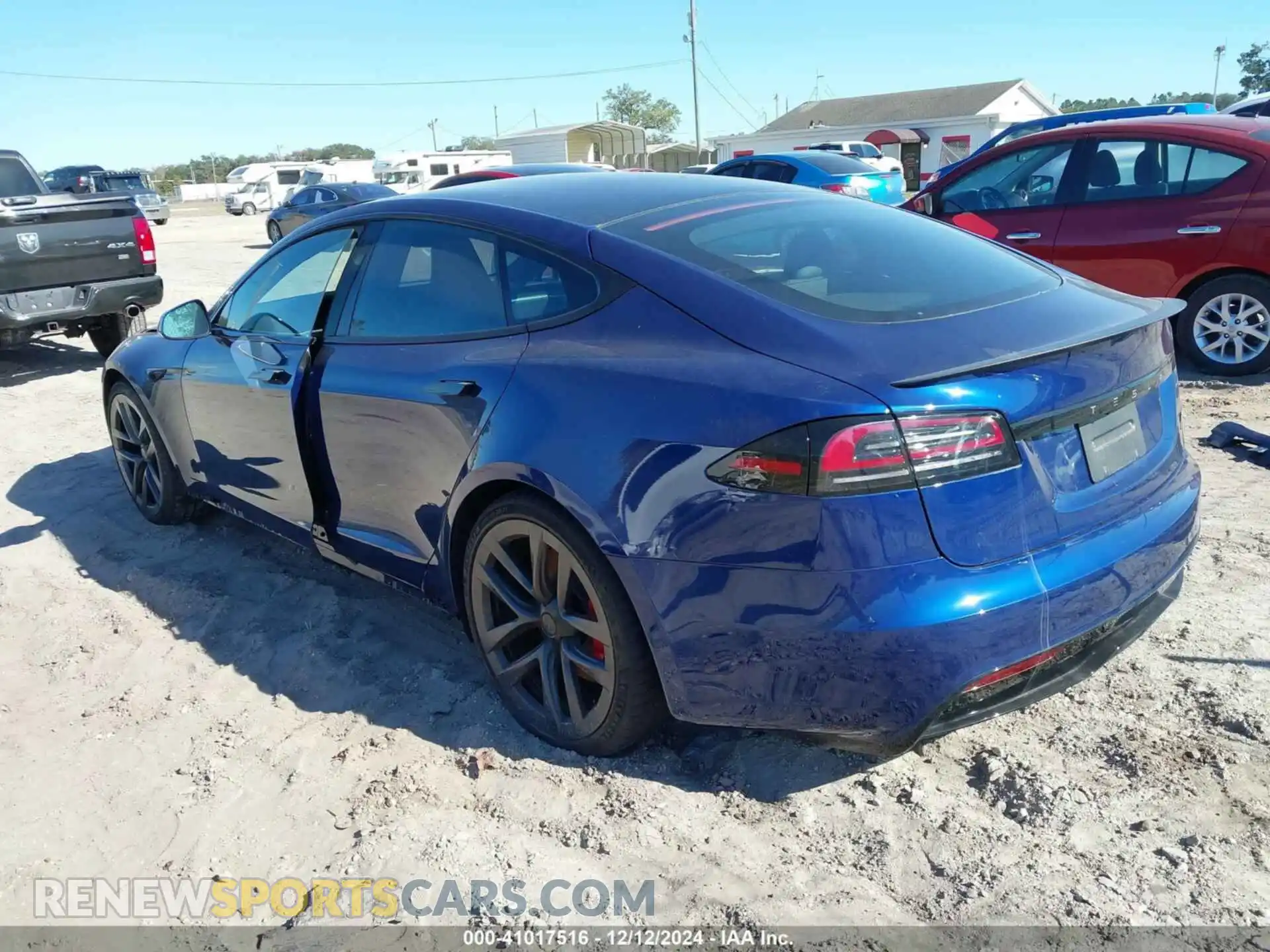 3 Photograph of a damaged car 5YJSA1E61RF538584 TESLA MODEL S 2024