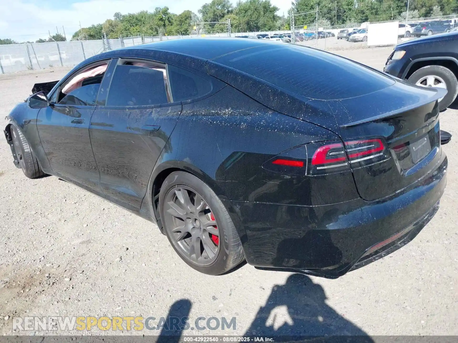 3 Photograph of a damaged car 5YJSA1E64RF533525 TESLA MODEL S 2024