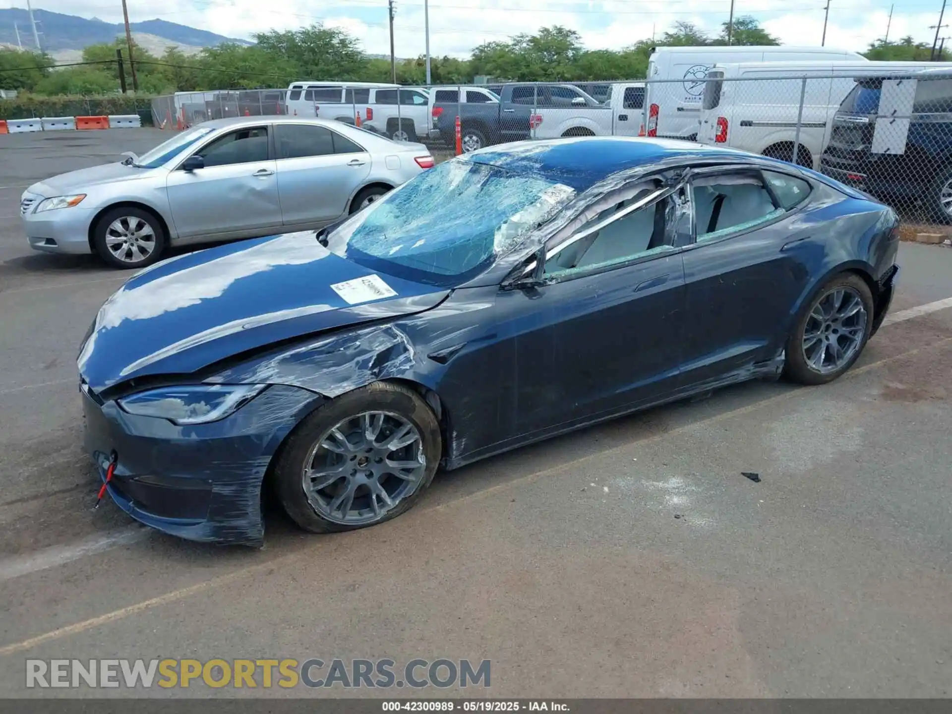 2 Photograph of a damaged car 5YJSA1E51SF548612 TESLA MODEL S 2025