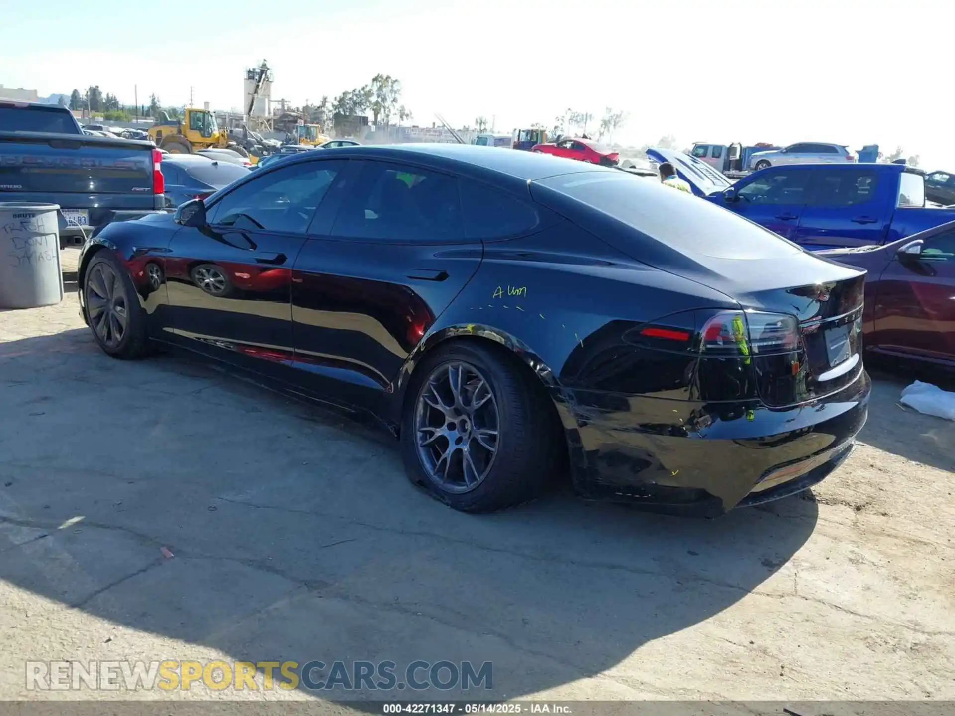 3 Photograph of a damaged car 5YJSA1E57SF549635 TESLA MODEL S 2025
