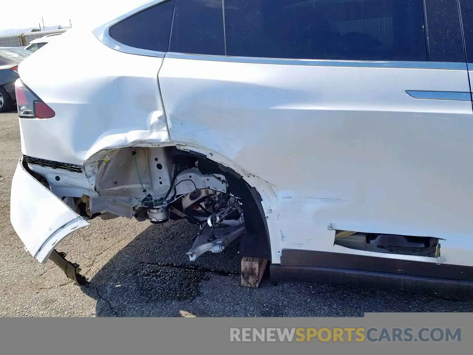 10 Photograph of a damaged car 5YJXCDE21KF152154 TESLA MODEL X 2019