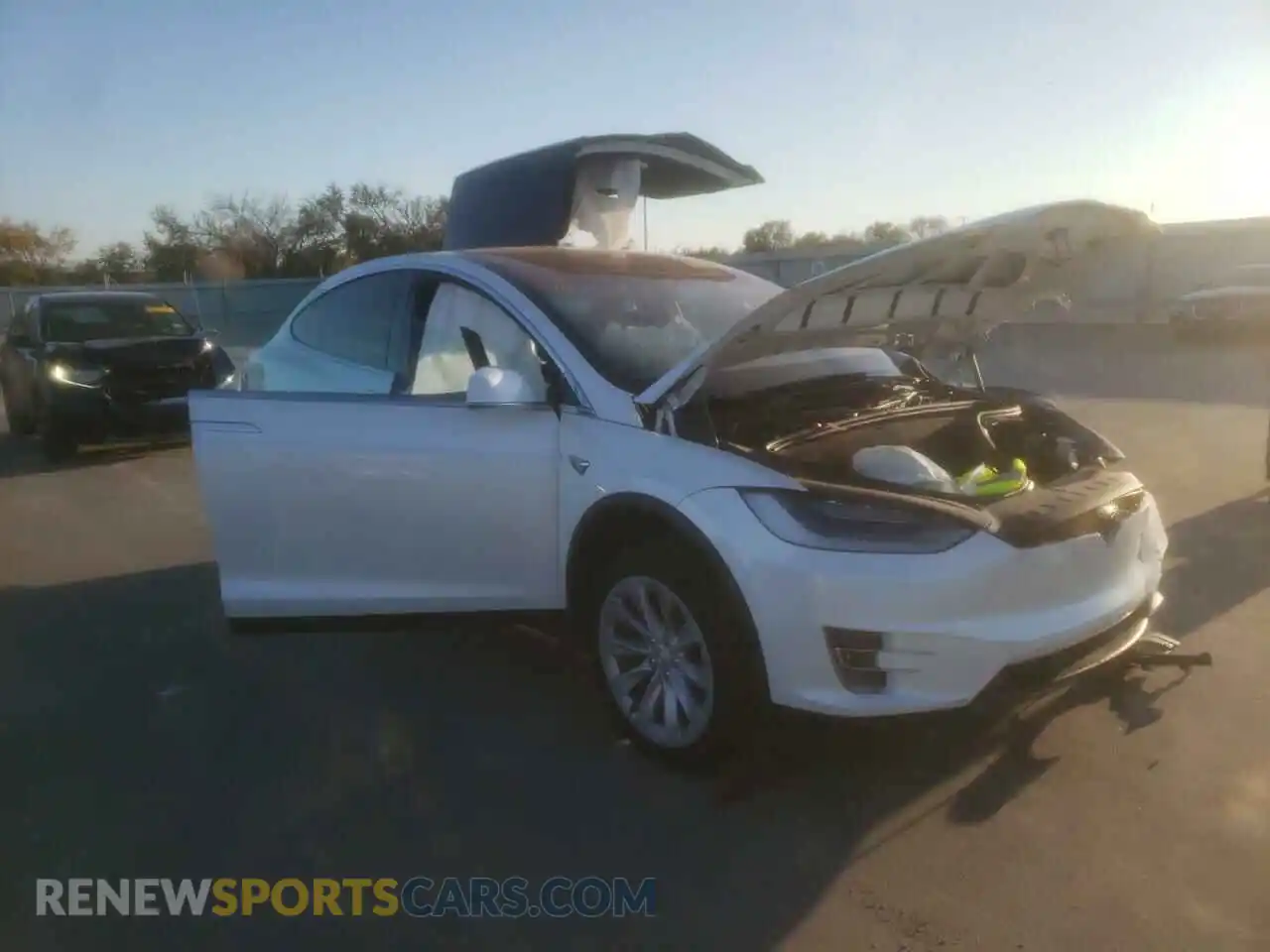 1 Photograph of a damaged car 5YJXCBE24LF233901 TESLA MODEL X 2020