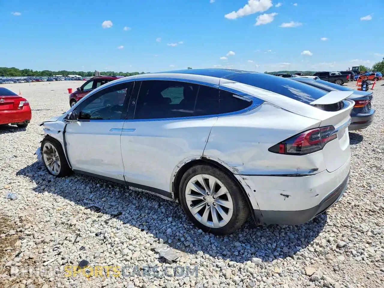 2 fotografías del automóvil dañado 5YJXCBE20MF320387 TESLA MODEL X 2021