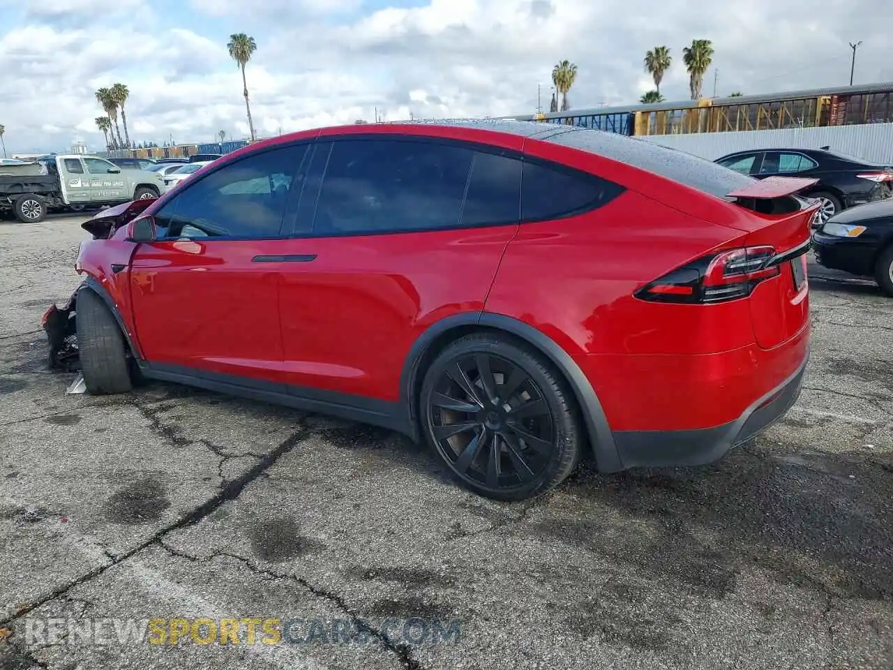 2 fotografías del automóvil dañado 7SAXCAE54NF357614 TESLA MODEL X 2022
