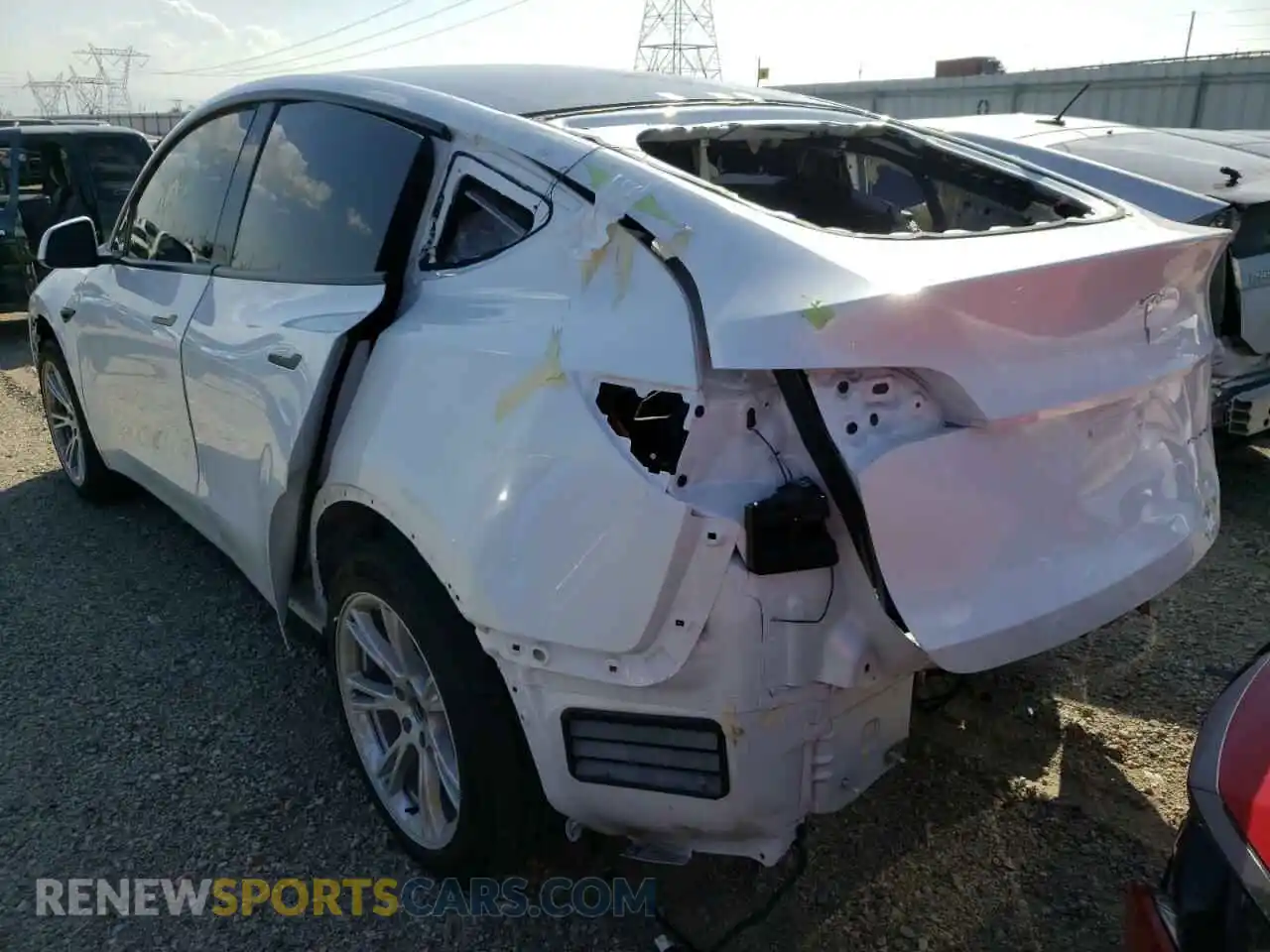 3 Photograph of a damaged car 5YJYGDEE0LF010298 TESLA MODEL Y 2020