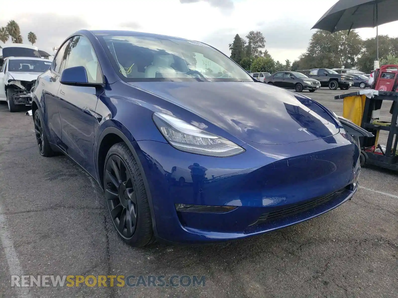 1 Photograph of a damaged car 5YJYGDEE0LF034228 TESLA MODEL Y 2020