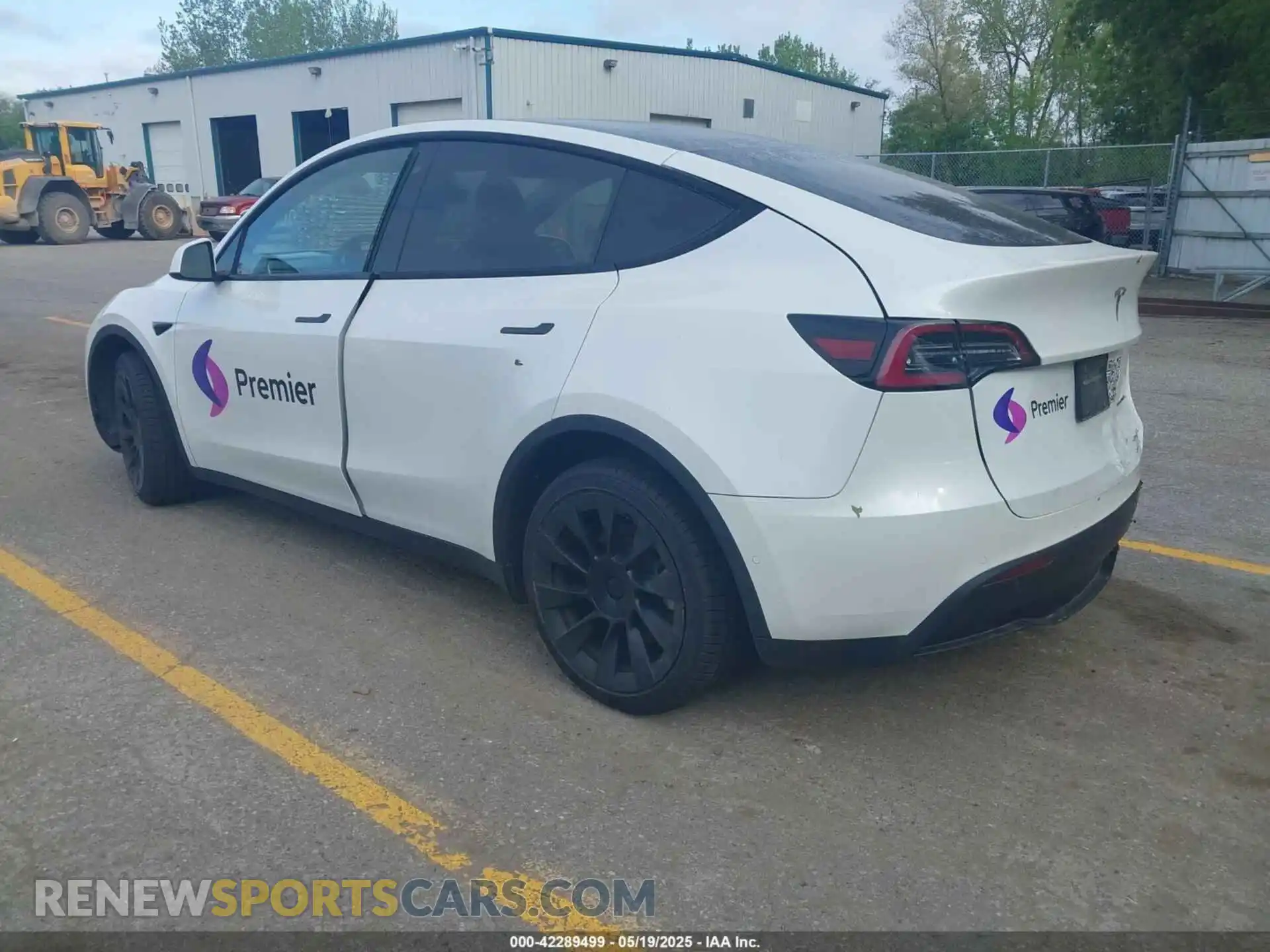 3 Photograph of a damaged car 5YJYGDEE1LF012853 TESLA MODEL Y 2020
