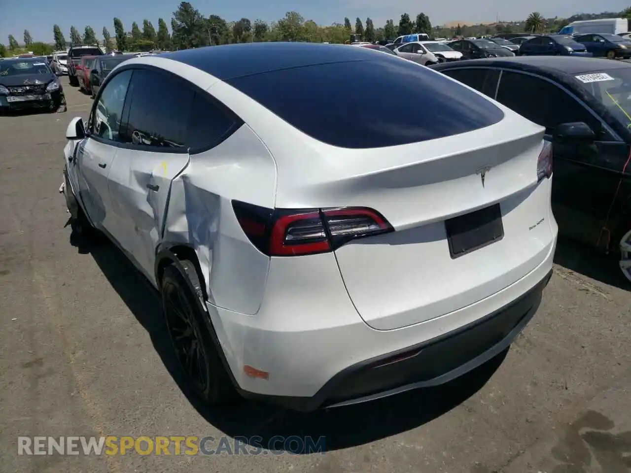 3 Photograph of a damaged car 5YJYGDEE1LF025263 TESLA MODEL Y 2020