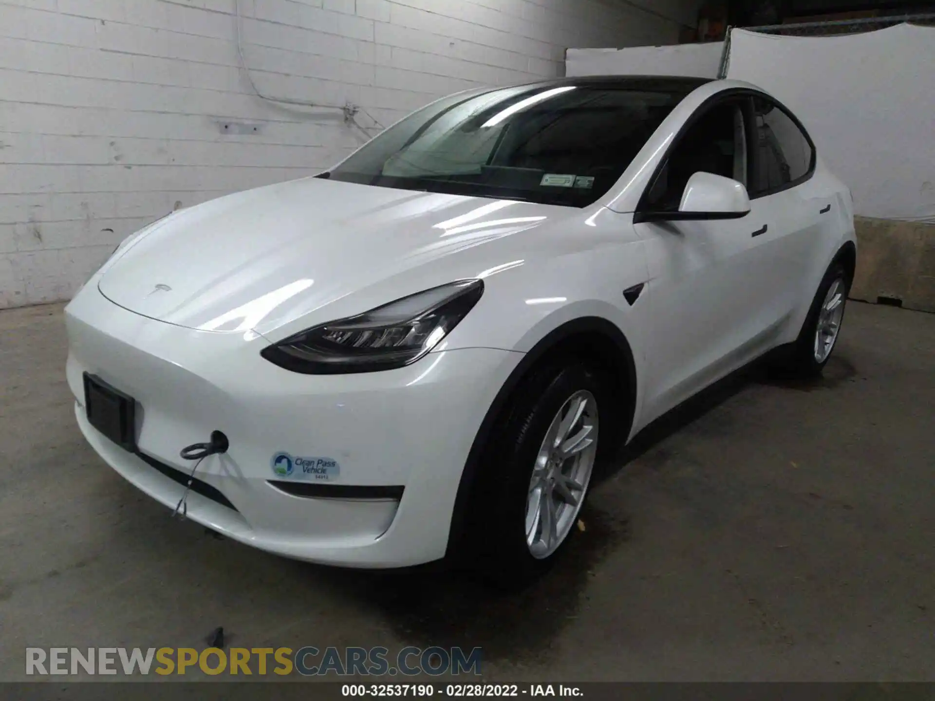 2 Photograph of a damaged car 5YJYGDEE1LF047117 TESLA MODEL Y 2020