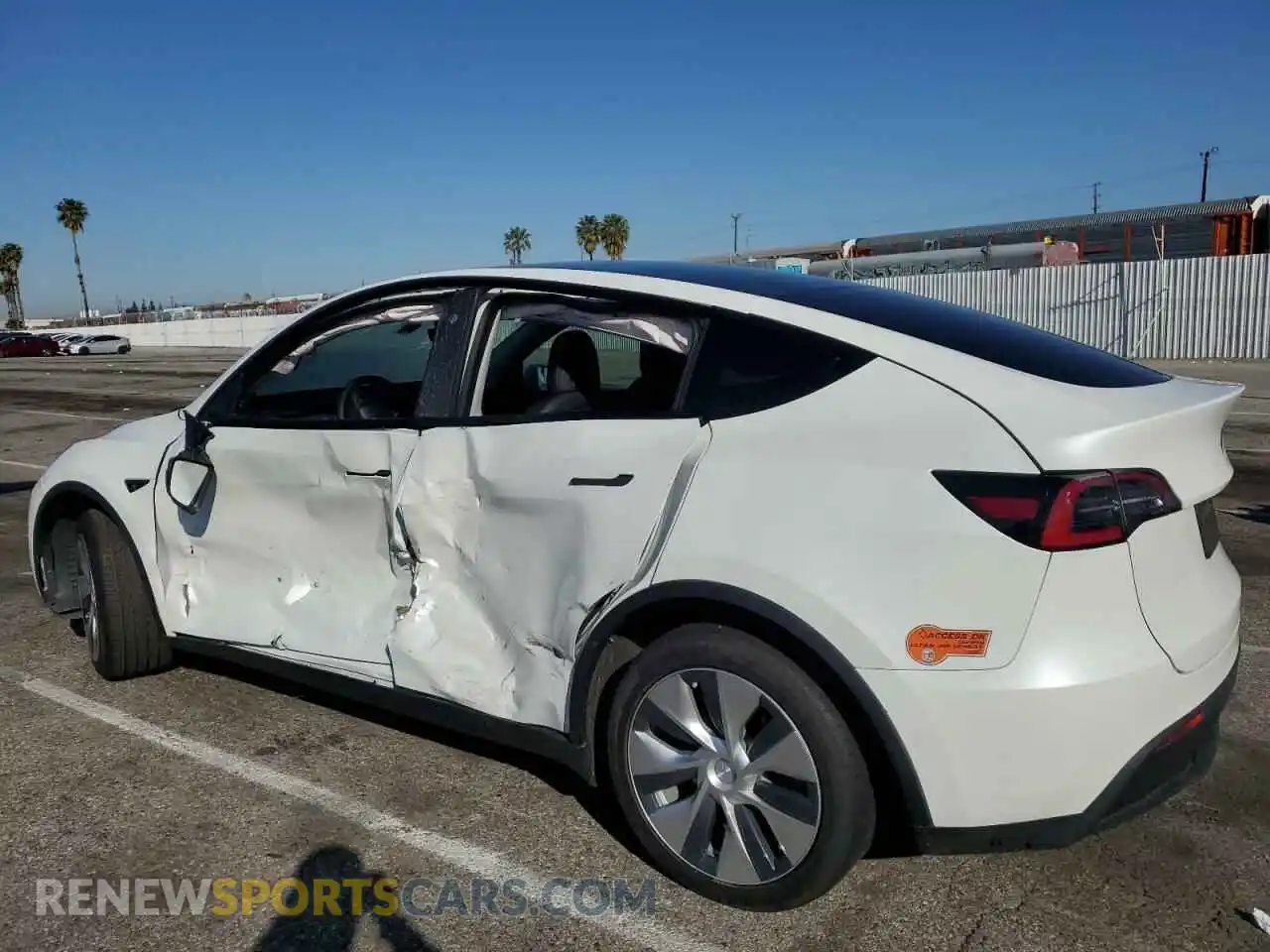 2 Photograph of a damaged car 5YJYGDEE2LF010805 TESLA MODEL Y 2020