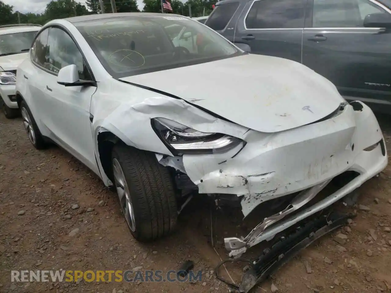 1 Photograph of a damaged car 5YJYGDEE2LF044369 TESLA MODEL Y 2020