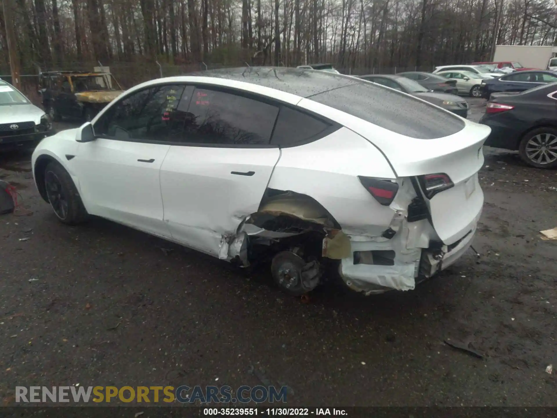 3 Photograph of a damaged car 5YJYGDEE2LF048180 TESLA MODEL Y 2020